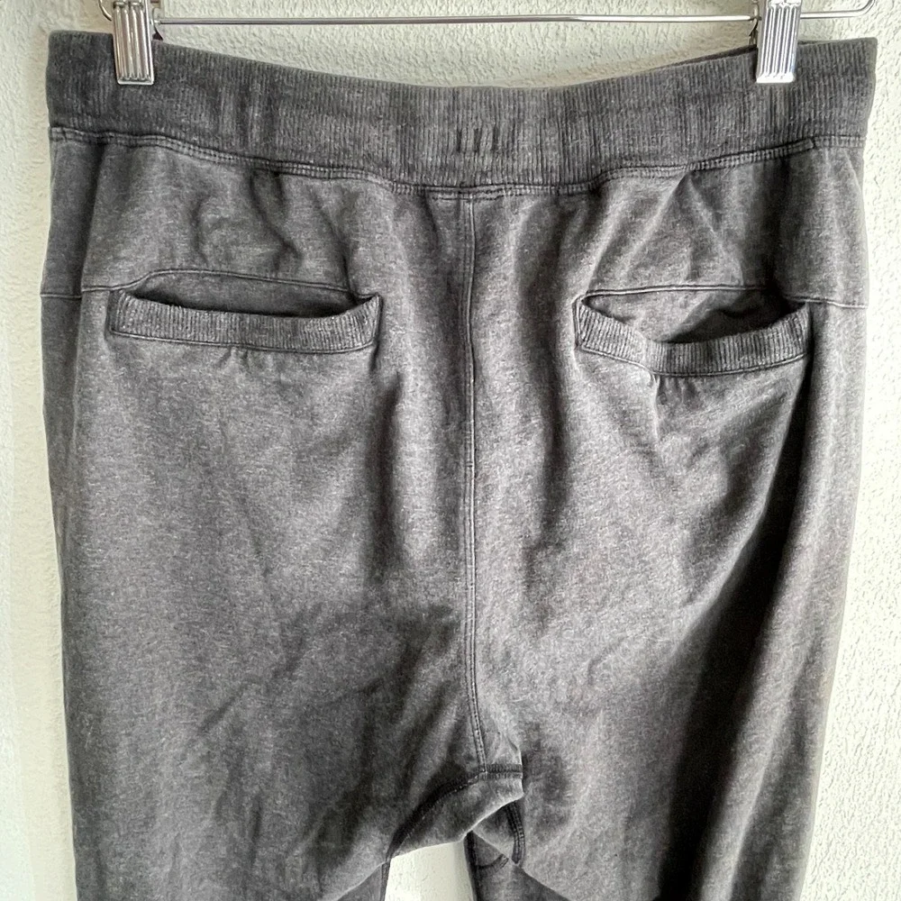 Lululemon Sweat Pants Men M (Fits 30x28) Dark Gray Jogger Athleisure Gym Active